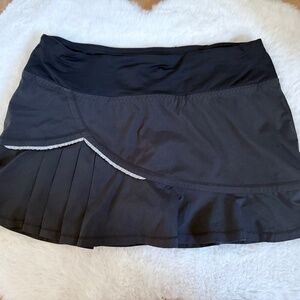 Lululemon Pleated Tennis Skort RARE – Ruffle with reflective detail / Size S